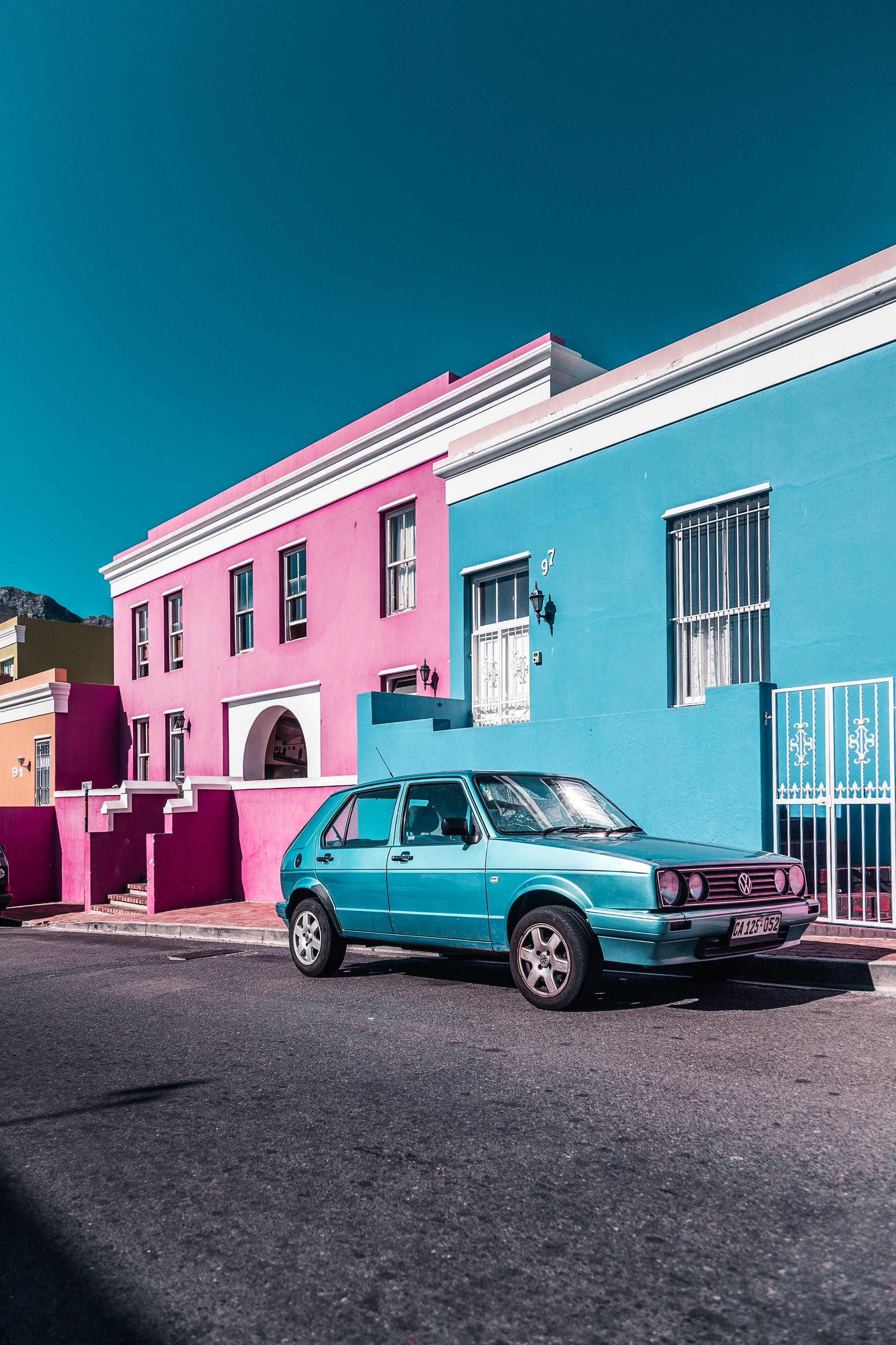 Cape Town suburbs are interesting but if you want to visit a distinct neighbourhood go to colourful Bo-Kaap with its bright houses. It is located centrally below Signal Hill. It is evidence of the mix of nationalities that were brought here during colonial times for work. Back in the 17th Century, its brightly coloured houses were home to slaves brought from the East Indies and their ancestors still live there today. The Bo-Kaap Museum is worth a little of your time to understand those days and Muslim life a little better.