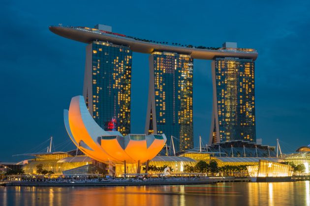 Sitting on top of the three hotel towers is a boat-like structure that houses the hotel's rooftop bar, restaurant, and pool.