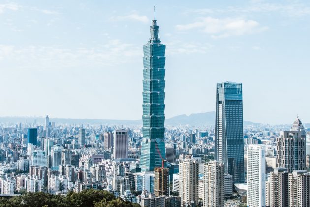 If Taiwan isn't already on your travel bucket list, it should be! Taiwan's biggest city Taipei is one of Asia's best destinations for those looking to try delicious street food, see beautiful architecture, and even get out into nature. No matter what type of traveler you are, Taipei has the activity for you!