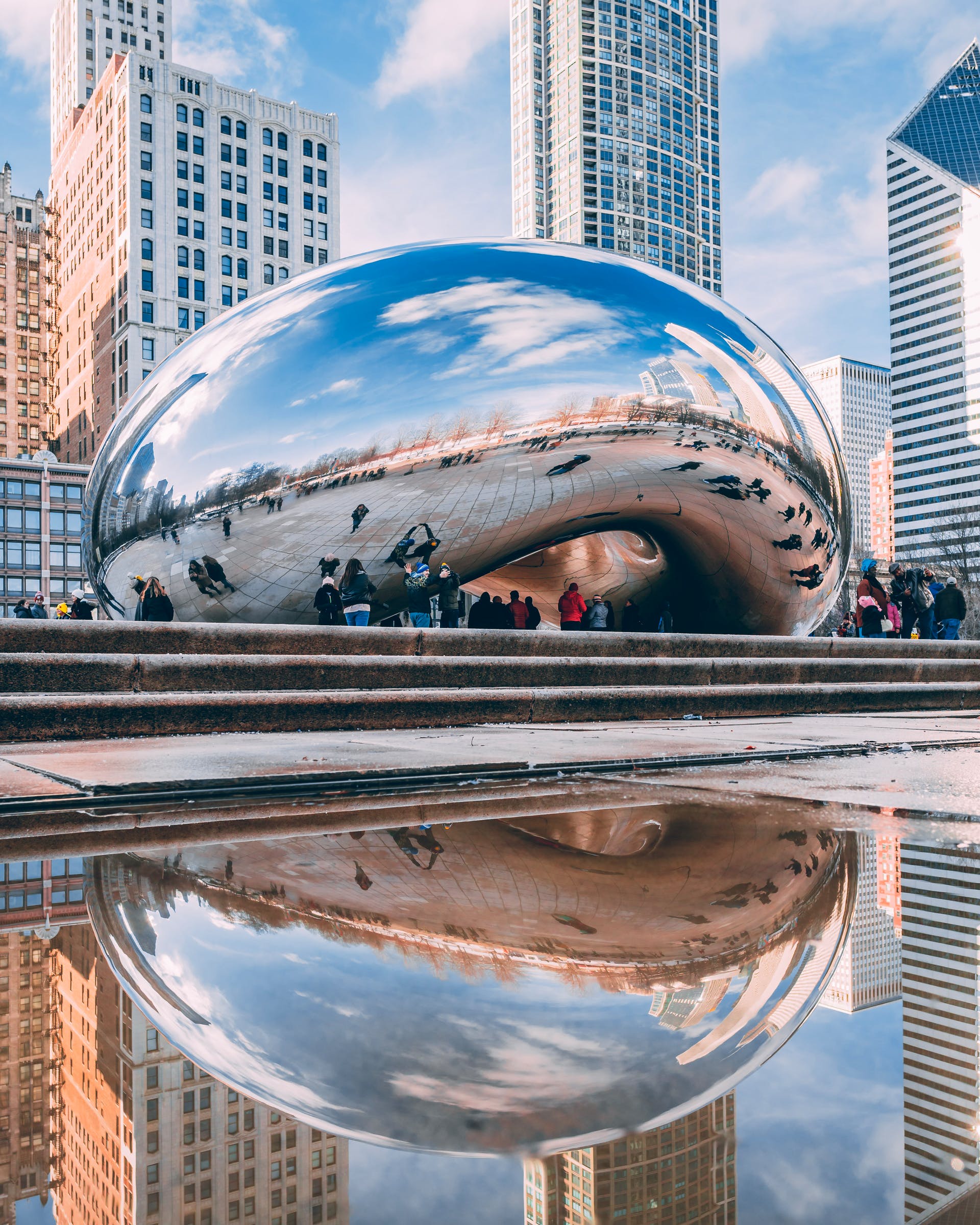 This centrepiece on AT & T Plaza in Millennium Park uses the idea of liquid mercury. If you look at it, you will see the famous Chicago skyline distorted wherever you look. The designer Anish Kapoor won a competition to have his idea positioned here. It is a popular if different, sculpture in stainless steel which locals nickname ‘’The Bean.’’ Although it involves the use of 168 plates, such is the quality of the polishing you will not see a single seam.