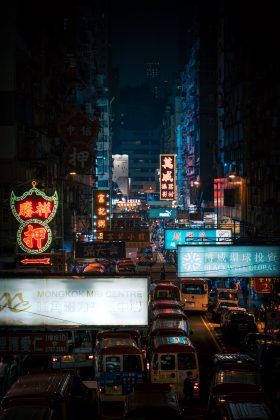 One of the most popular ones is Temple Street Night Market, open daily from 7 pm to 10 pm.