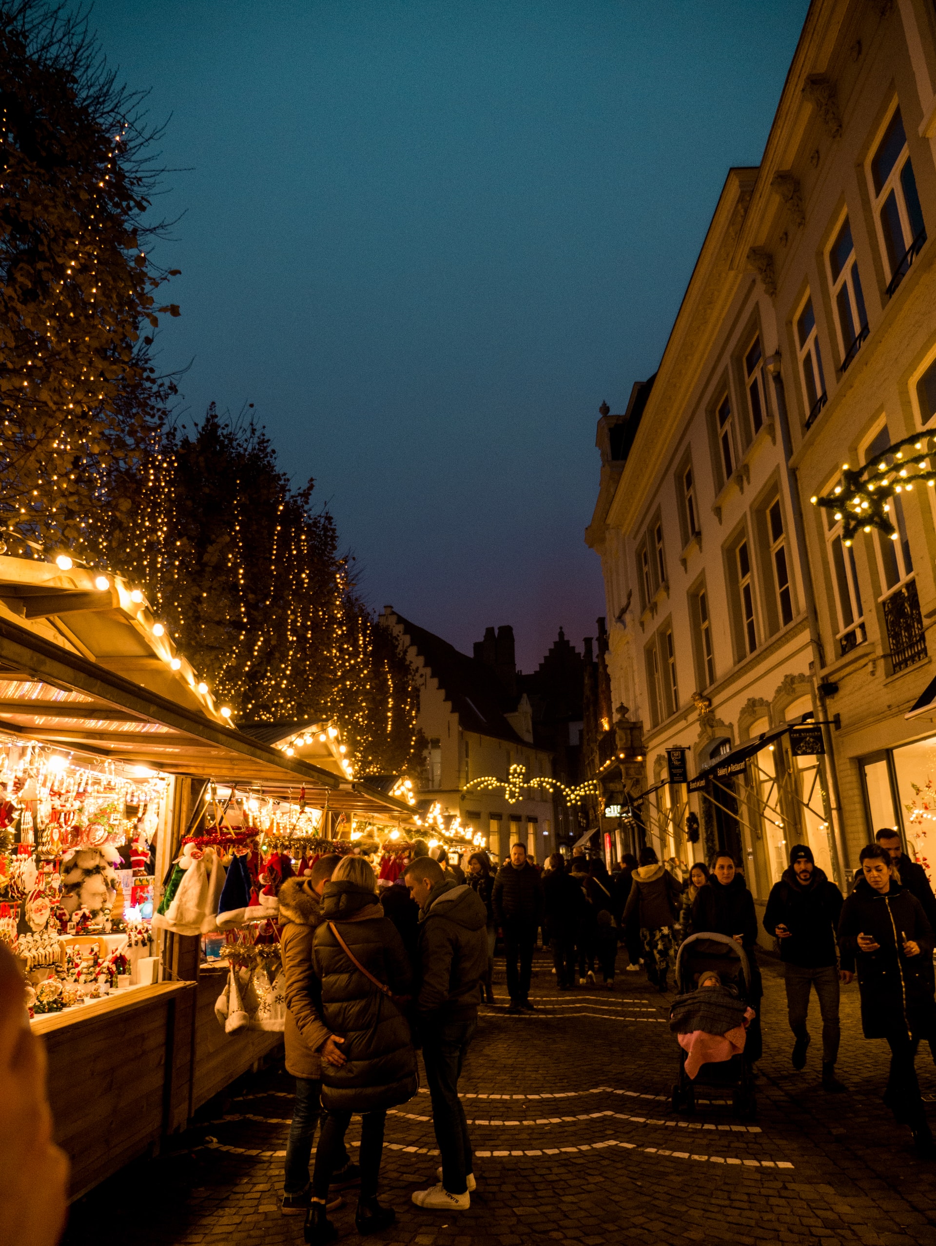 Shopping in Bruges is special at the best of times. Regular markets open all year round but the Christmas Markets in Bruges are the most famous of all. Belgium has two December Festivals, the other being Saint Nicholas early in the month. As a result, you will find great shopping from the end of November onwards with the action going into the New Year.