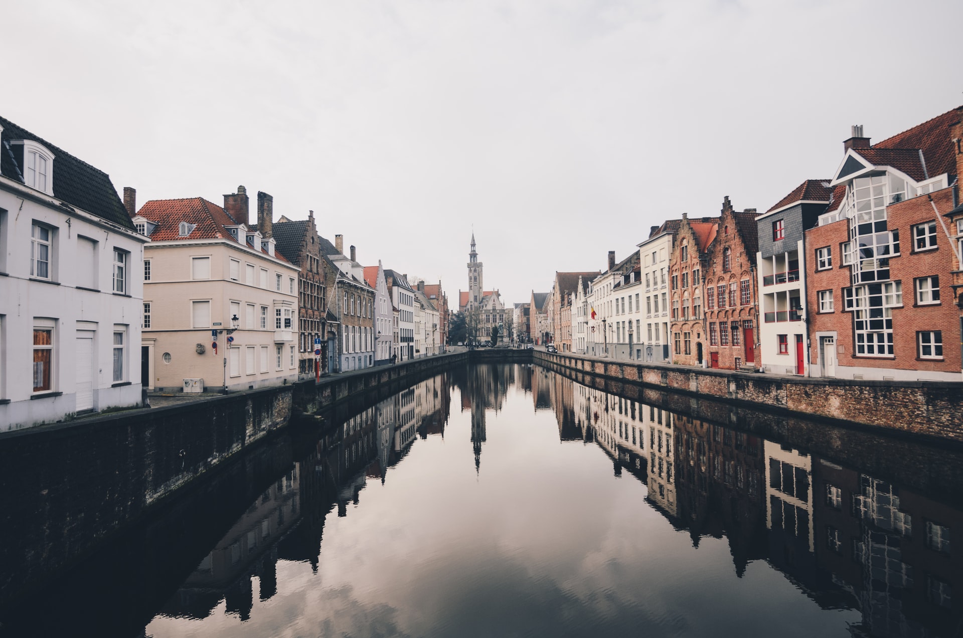Everyone knows about cruising the canals of Amsterdam but the experience of doing that is just as good in Bruges. Indeed, some of the city’s highlights are seen at their best from the waterways. There are several landing and embarking points in the city centre and an organised tour will have commentary in several languages. There is a single route for everyone and it is only between December and early March that cruises are not available. Have your camera ready because there is plenty for you to photograph as you go along, often followed by the swans that seem attracted to the boats.