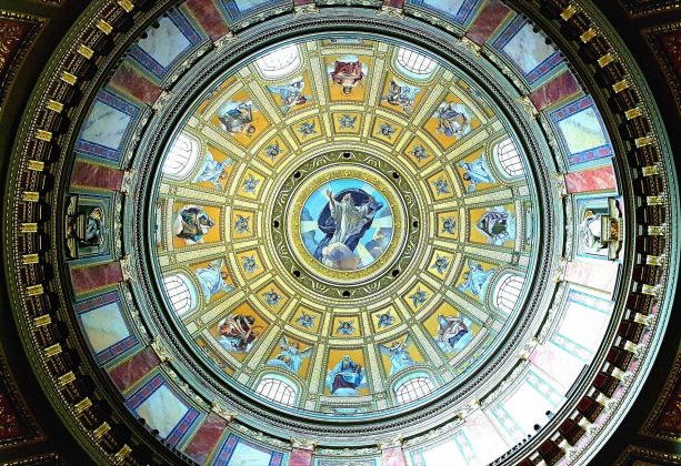 You can even head up to the base of the dome of the basilica to get a great view of the city. If you enjoy classical music or organs, you can frequently catch a show here as well.