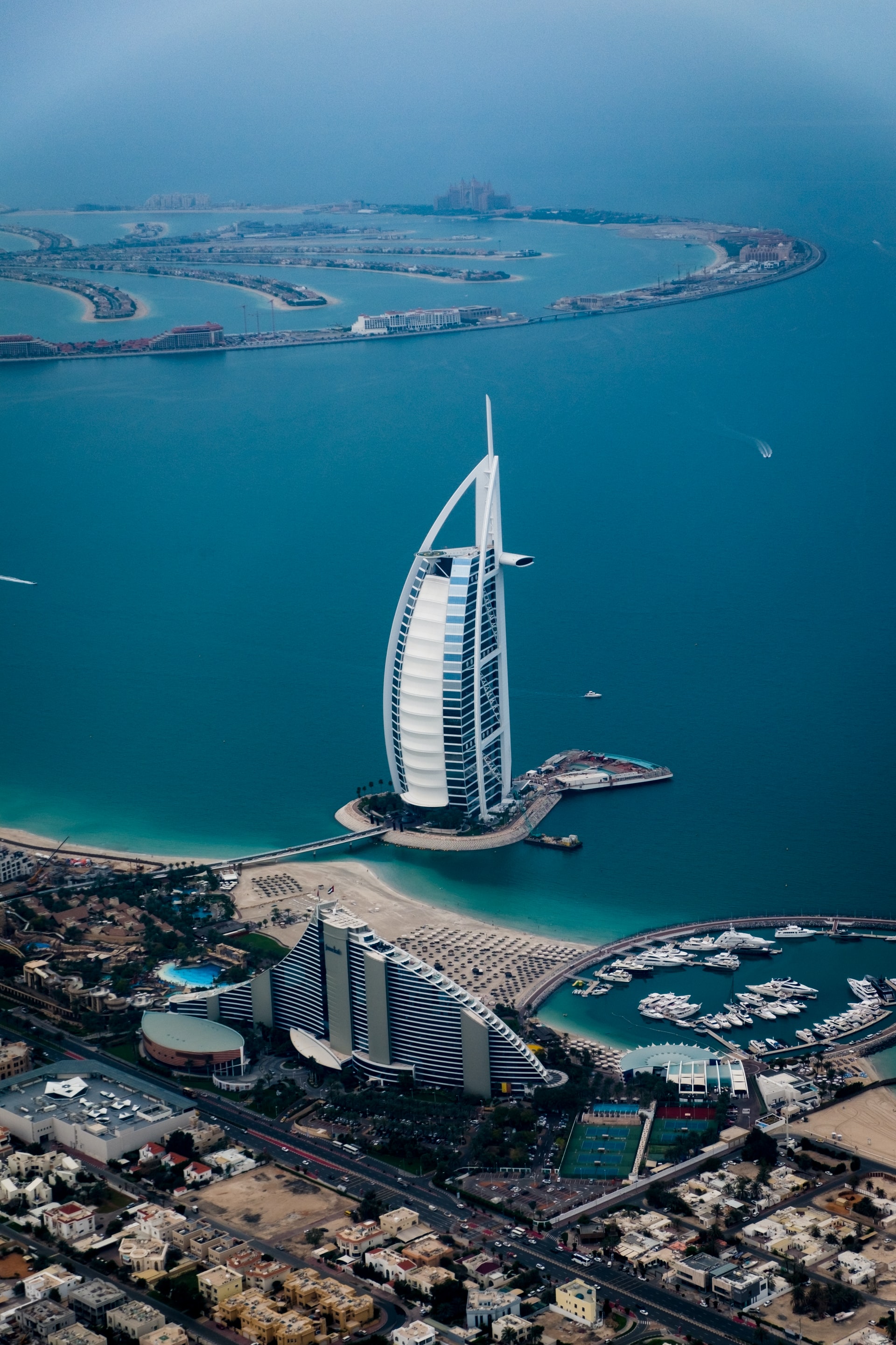 Human-made islands aren’t anything new in Dubai, but having one with only a hotel in it is quite the sight to behold. It also helps that the colors of the tower match perfectly with the sea and sky.