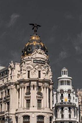 Visiting Gran Via at night is also nice as you can head for dinner, go to the cinema or even see a musical.