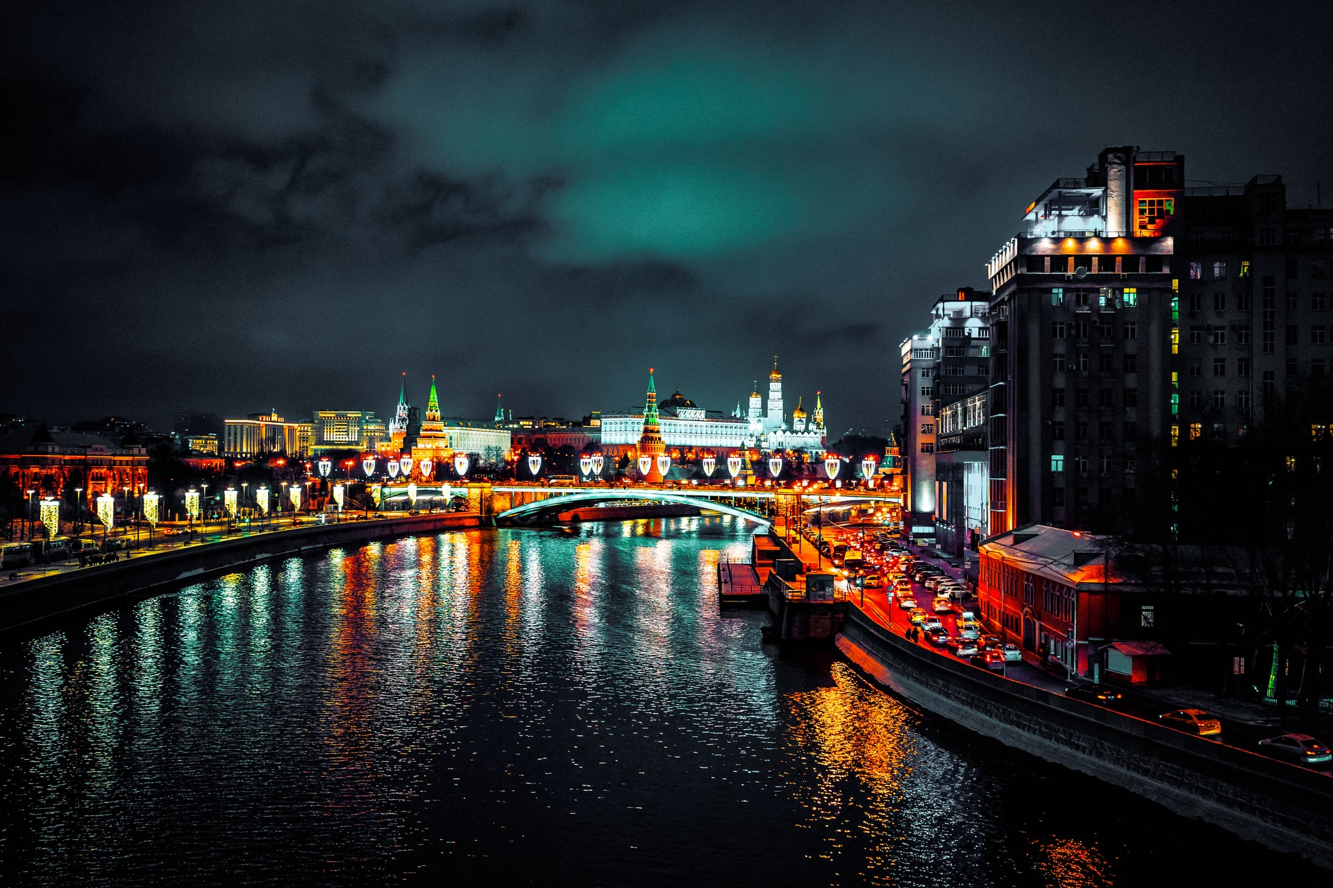 The Moskva River running through the City is hard to miss. Many of Moscow’s major landmarks are visible from its waters. The City’s largest recreation area, Gorky Park is also close to these famous waters. Moscow travel is made easy by the river but more importantly the city metro.