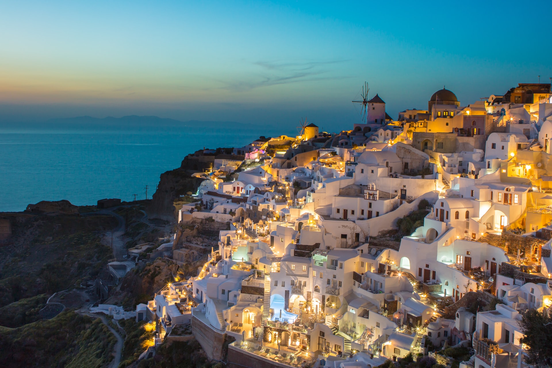 The population of Santorini all year round is a little over 15,000 but numbers grow in the season. Almost 2 million tourists decide on Santorini travel each year. The best time to visit Greece is between April and October with numbers at their highest in the middle of summer. Many stay in Oia Santorini but there are plenty of other alternatives throughout the Island.