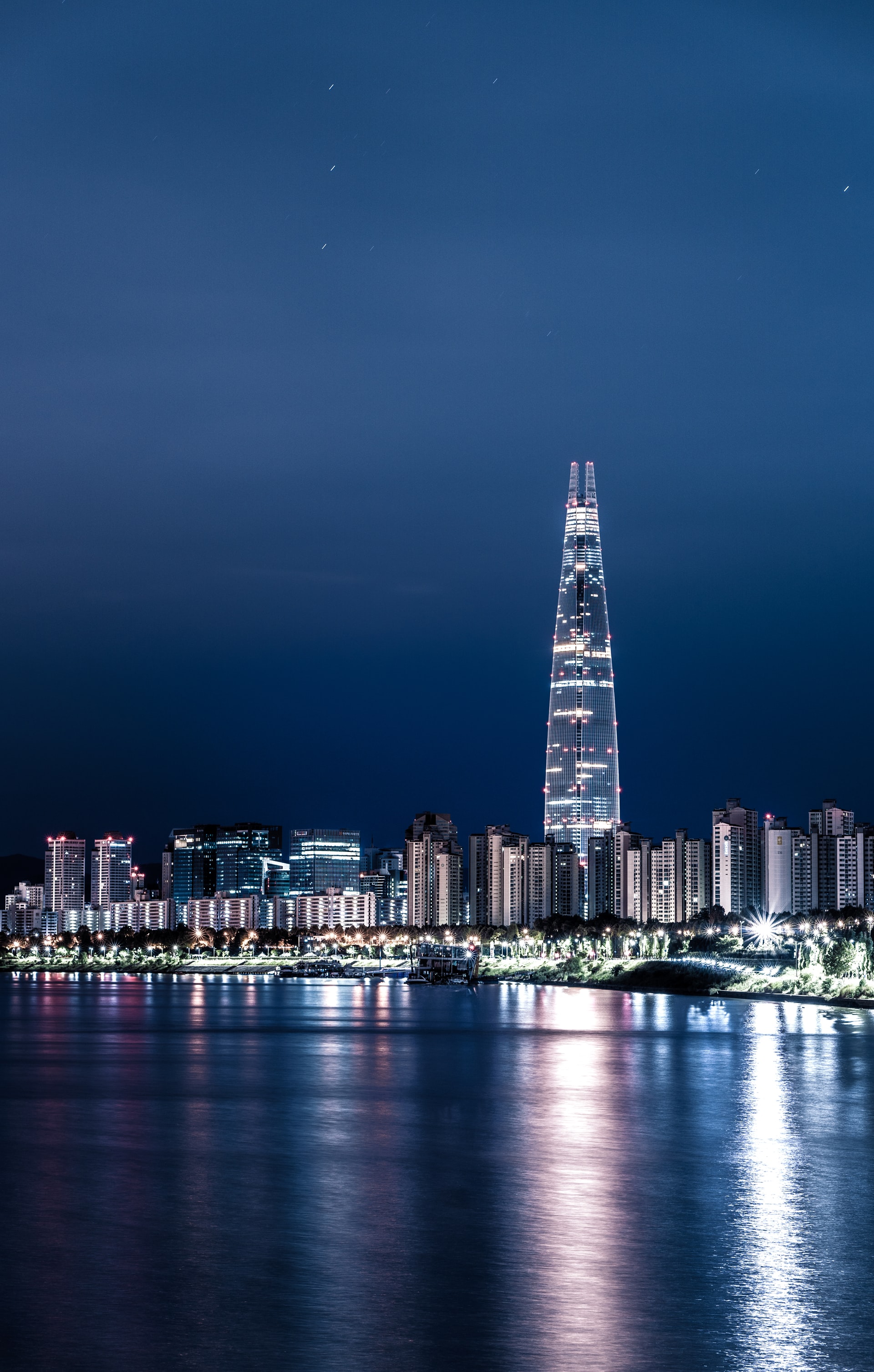 For those that love a good view and aren’t afraid of heights, visiting Lotte World Tower is a great place to start your trip in Seoul.