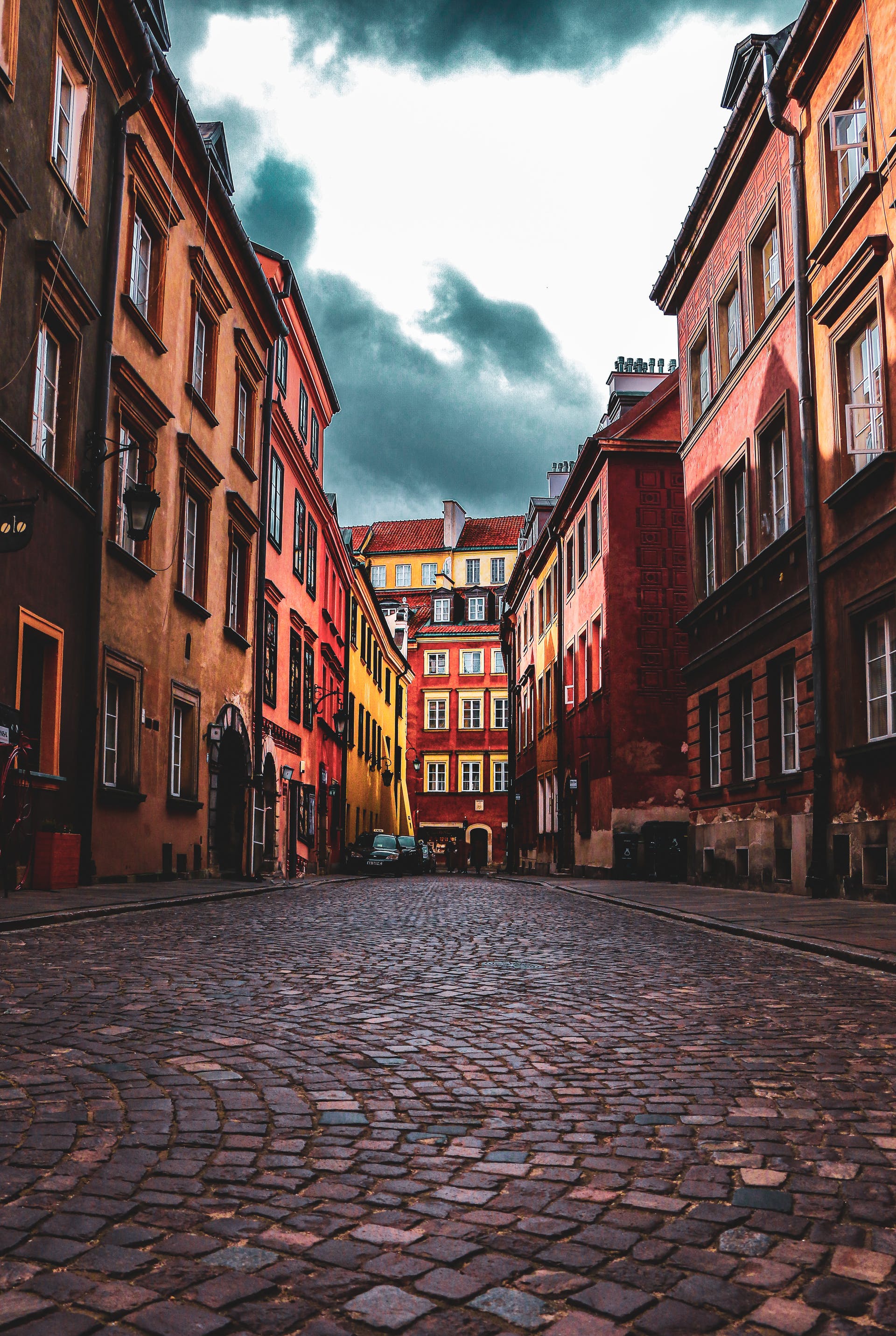 Narrow cobbled streets and colourful buildings in pastel shades are a feature of the Old Town. Be sure to take some Warsaw photos here to capture both the style and colour of this part of the City.